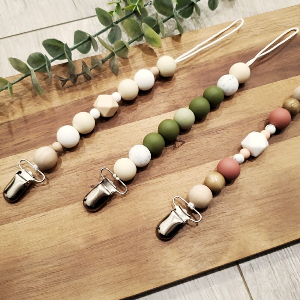Handmade Pacifier clip & teether set - Picture 1 of 5